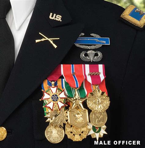 how to wear a military medal.